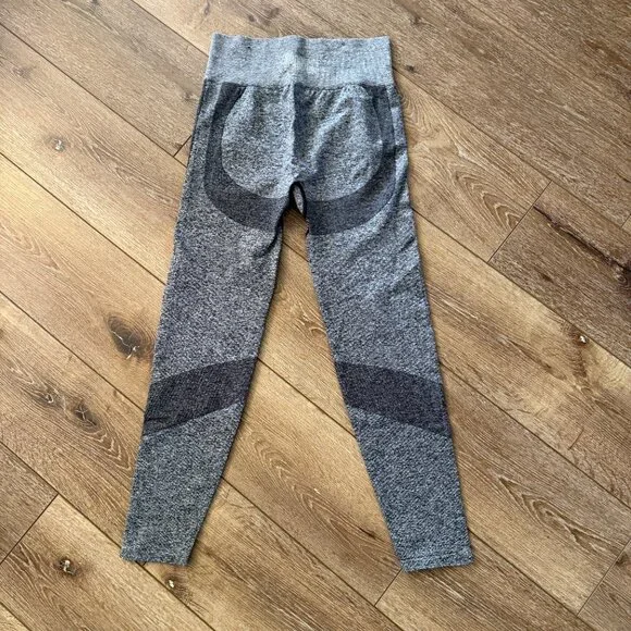 Pink Active leggings size Medium - Picture 8 of 14